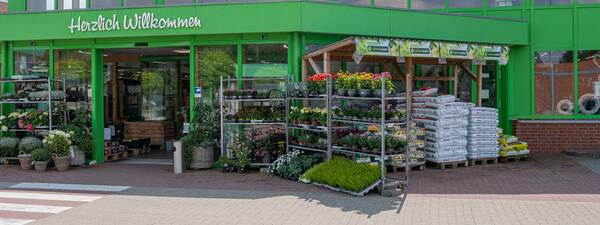 Du siehst den Eingang vom Raiffeisenmarkt in Gnarrenburg